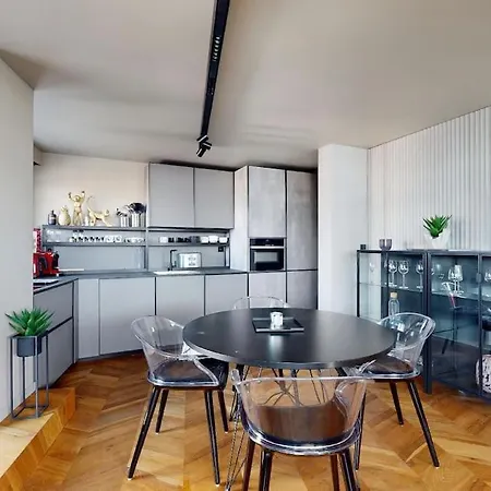 Stylovy Loft S Ohromnou Terasou Apartmán
